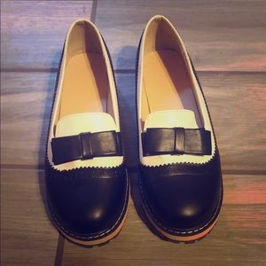 Black and white new vintage look